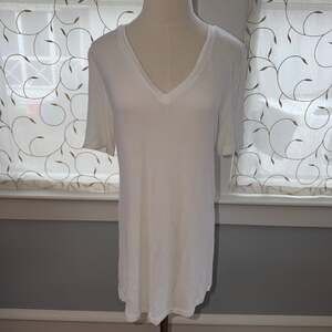 Universal Standard White V-Neck Short Sleeve Ribbed Tunic T-shirt Top Size S